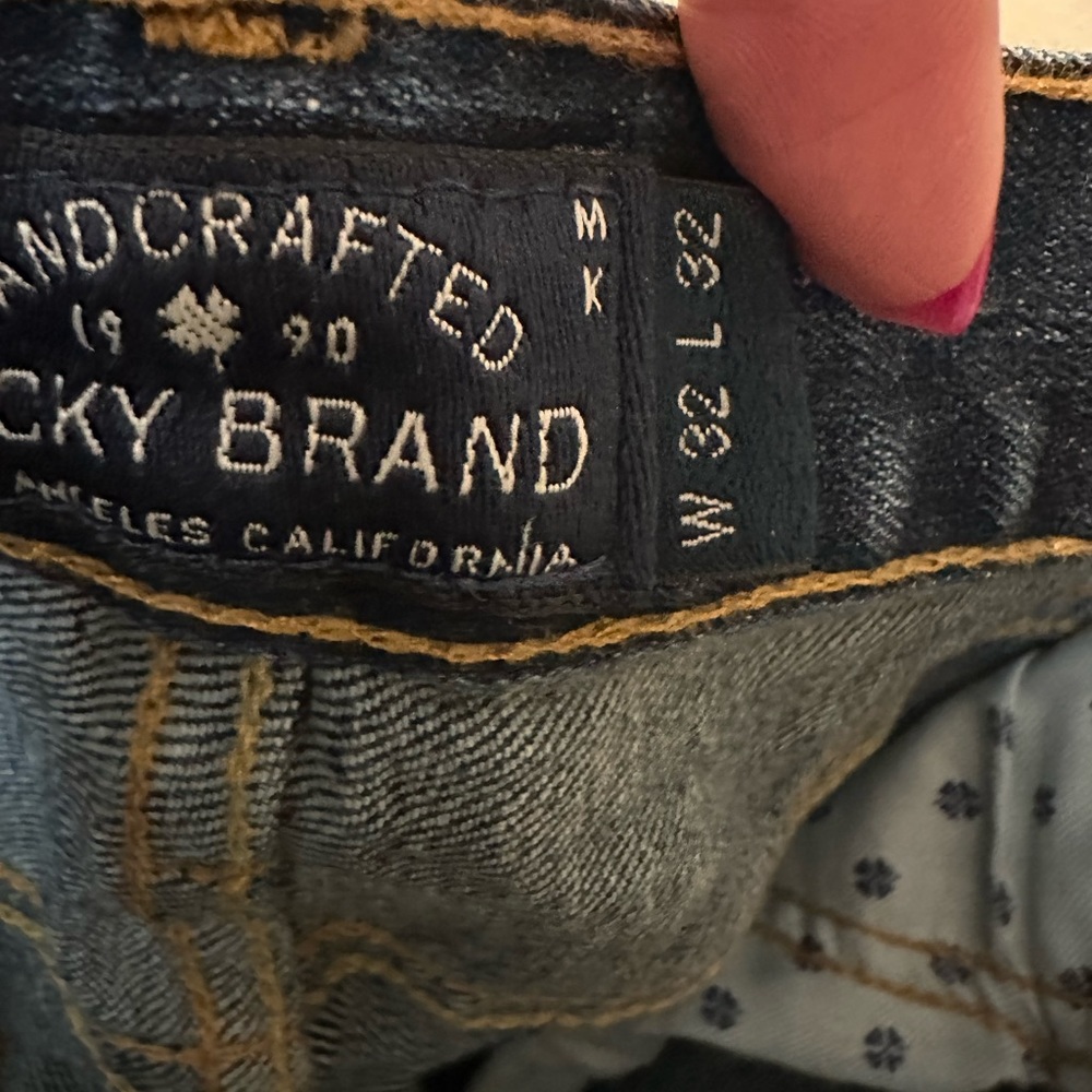 221 original straight fit Lucky Jeans 32x32
